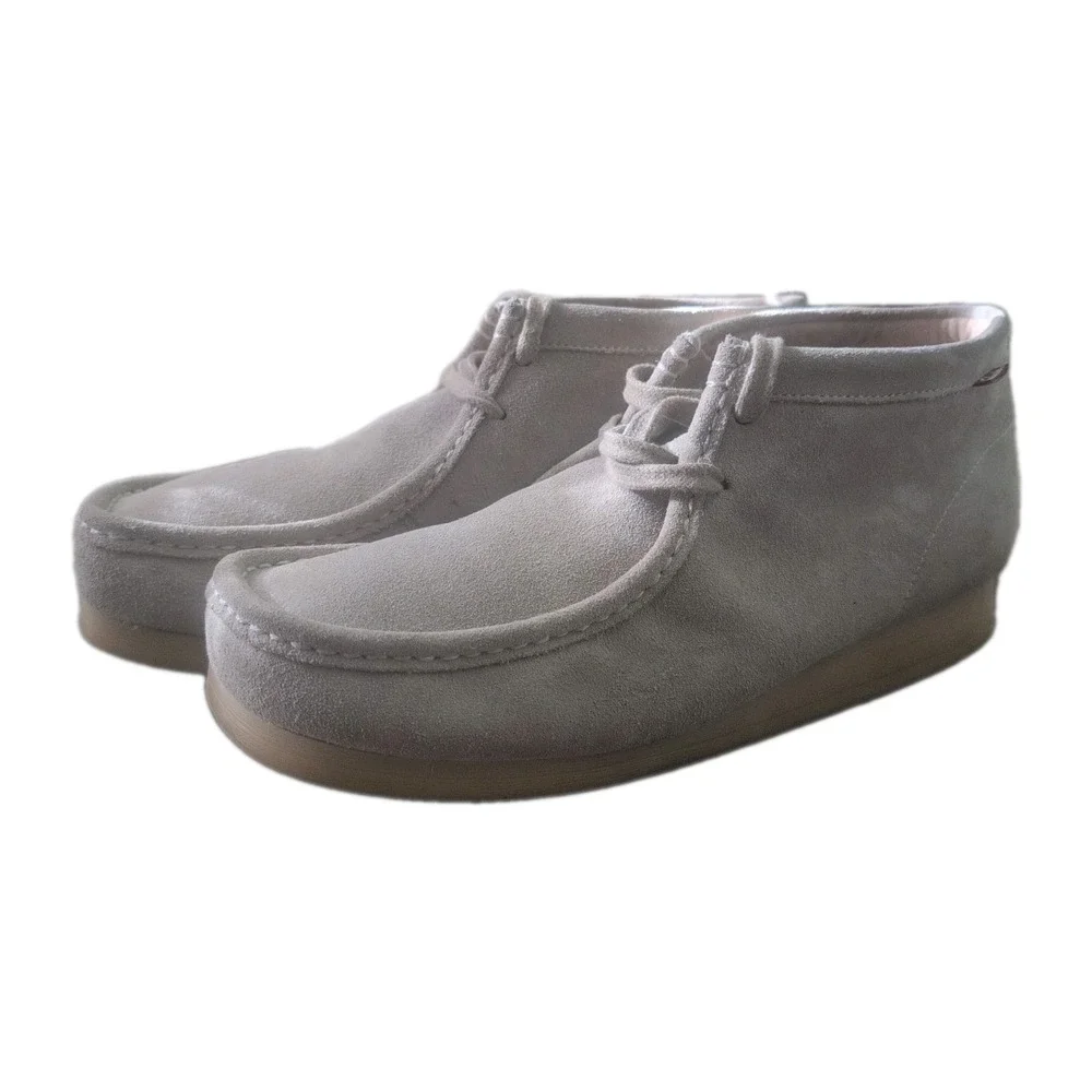 Clarks Originals Wallabee Boots Men's Size 12 Beige Suede Crepe Sole Chukka Shoe